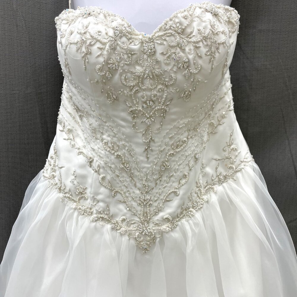 Maggie Sottero Plus Size Organza Ballgown Wedding Dress - Kleinfeld - Picture 4 of 14